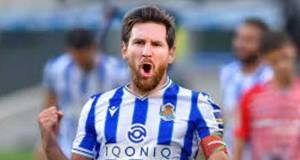 Messi scores his first goal whith real sociedad